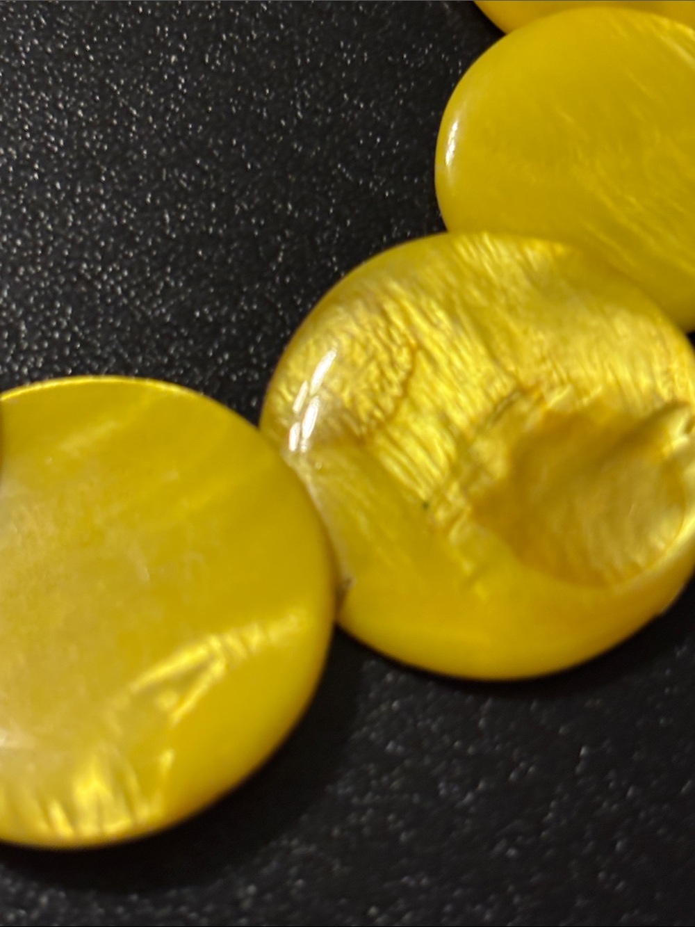 Mother of Pearl Yellow Disc Statement Necklace Mod Pop Retro - Picture 5 of 16